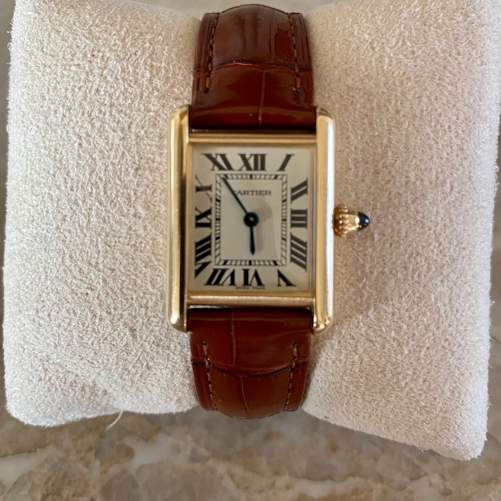 Authentic Cartier Tank Louis (2021) 18kt , brown Alligator strap. Very good cony